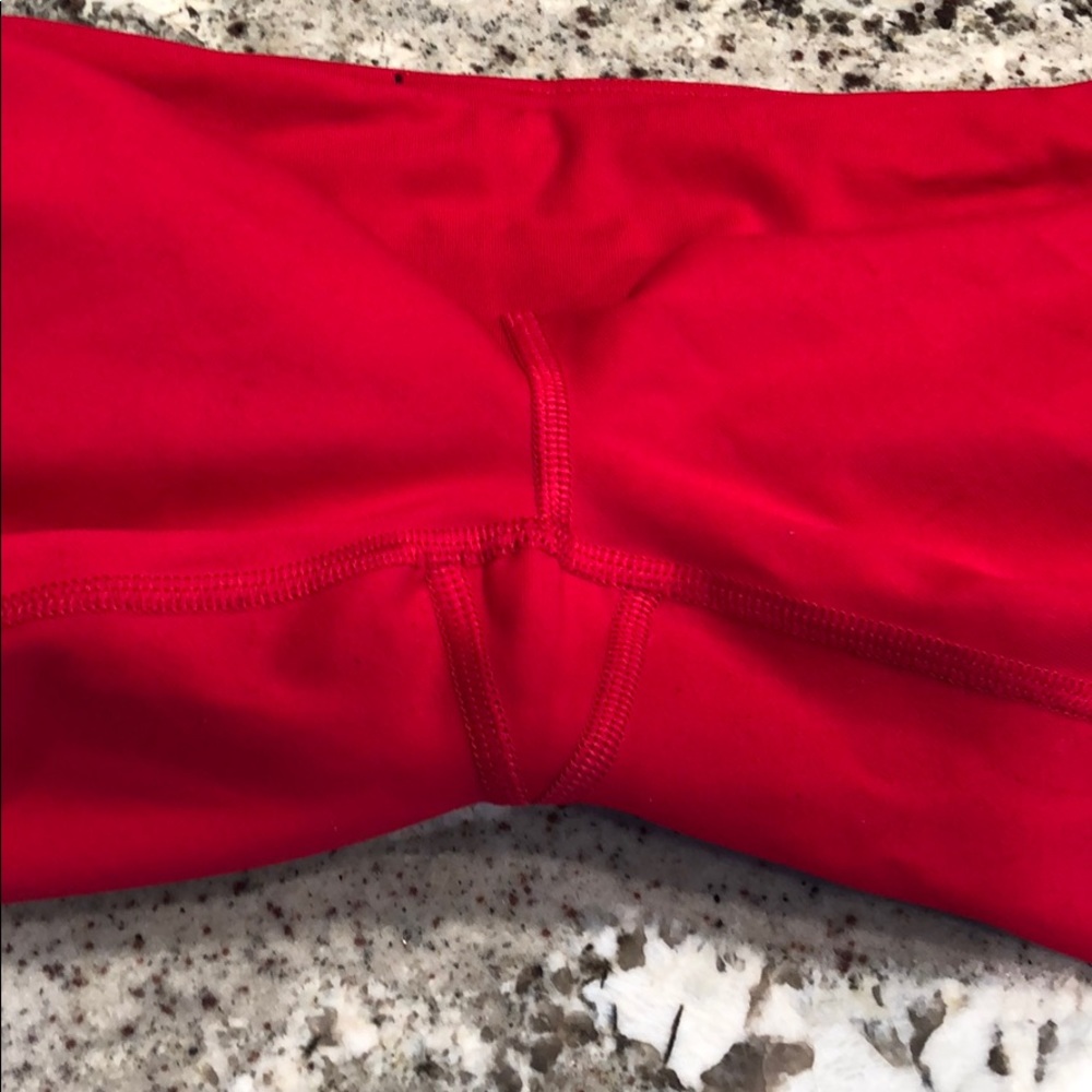 Red vs compression pants - Picture 4 of 7